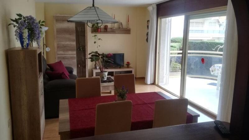 100M2 Big Apartment Private Garden And Pool/ 100M2 Gran Apartamento Jardin Privado Y Piscina / Acogedor Apartamento En Zona Tranquila Y Agradable カンブリルス エクステリア 写真