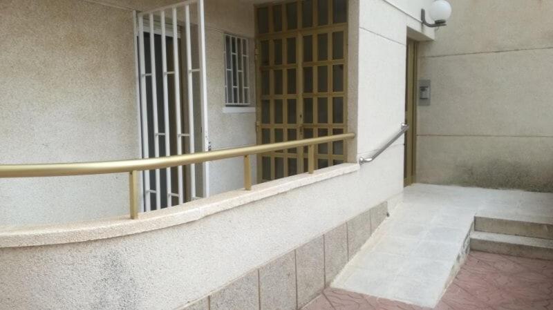 100M2 Big Apartment Private Garden And Pool/ 100M2 Gran Apartamento Jardin Privado Y Piscina / Acogedor Apartamento En Zona Tranquila Y Agradable カンブリルス エクステリア 写真